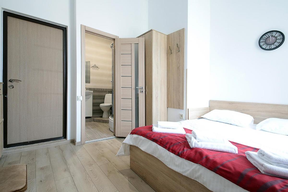 לבוב Buk Apartments On Doroshenka 29 מראה חיצוני תמונה