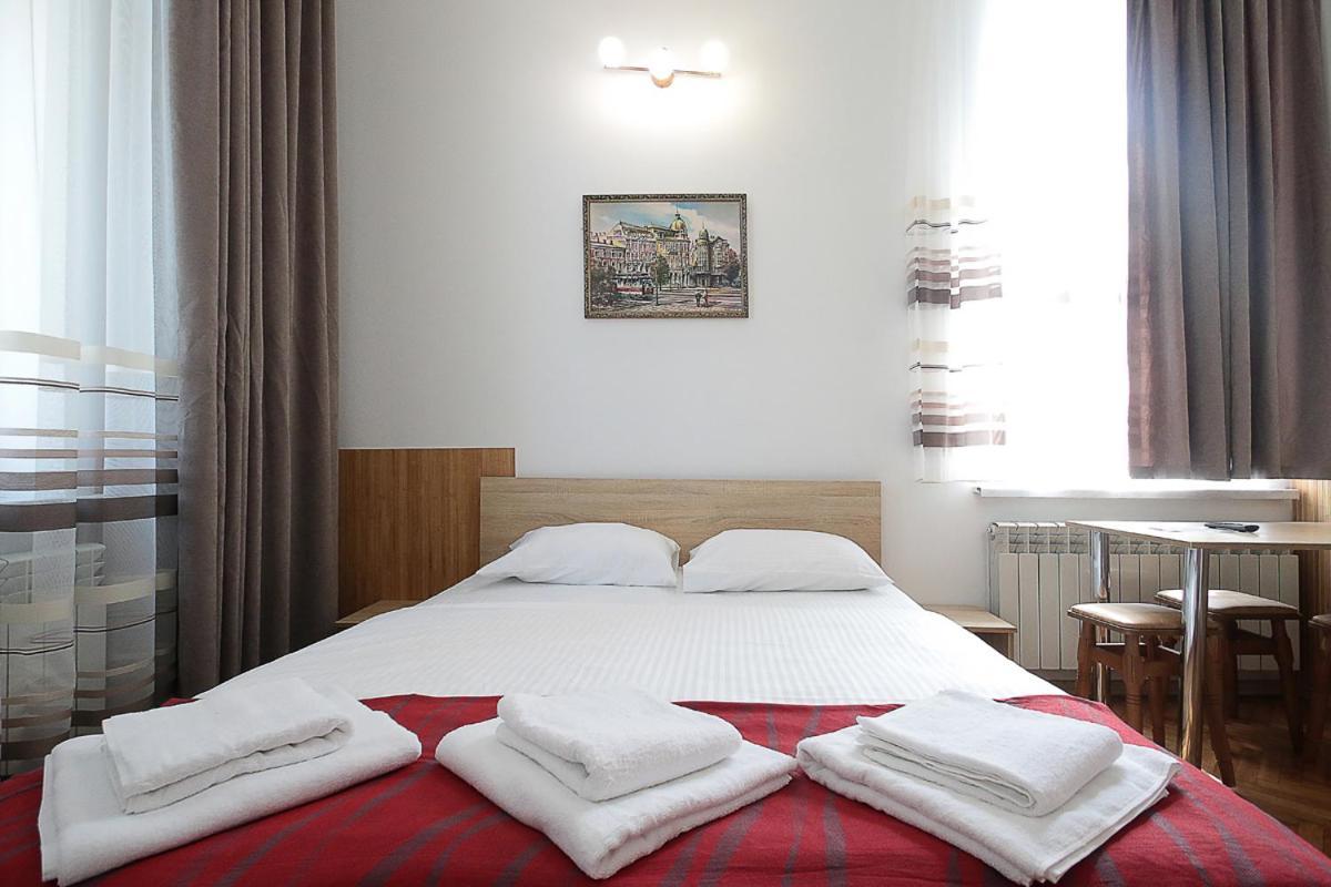 לבוב Buk Apartments On Doroshenka 29 מראה חיצוני תמונה
