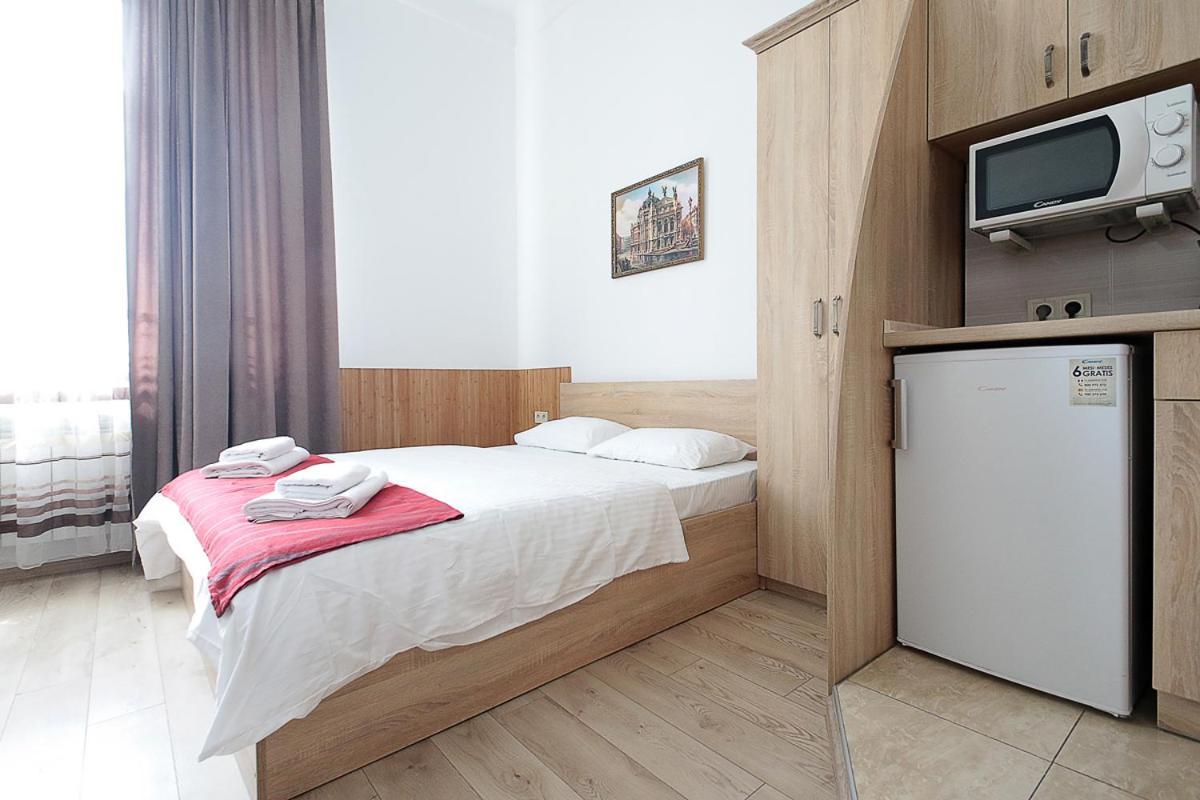 לבוב Buk Apartments On Doroshenka 29 מראה חיצוני תמונה