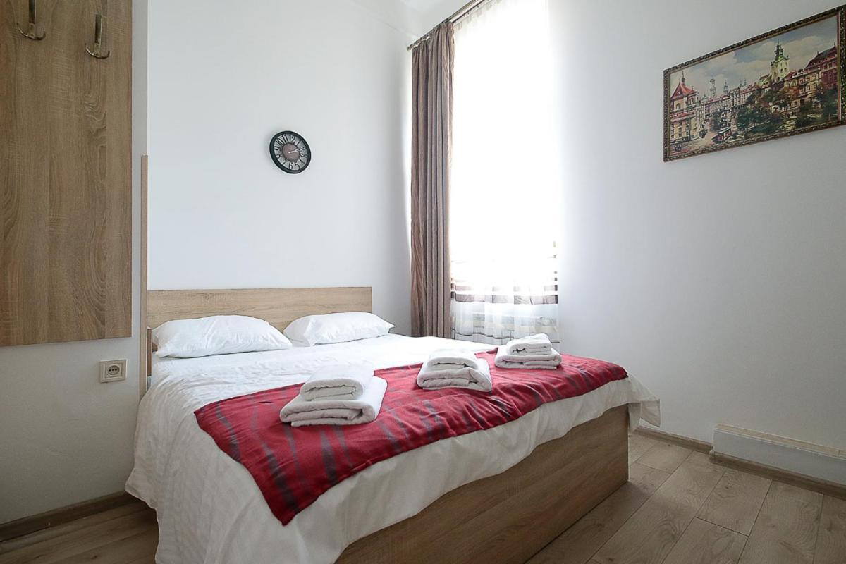 לבוב Buk Apartments On Doroshenka 29 מראה חיצוני תמונה