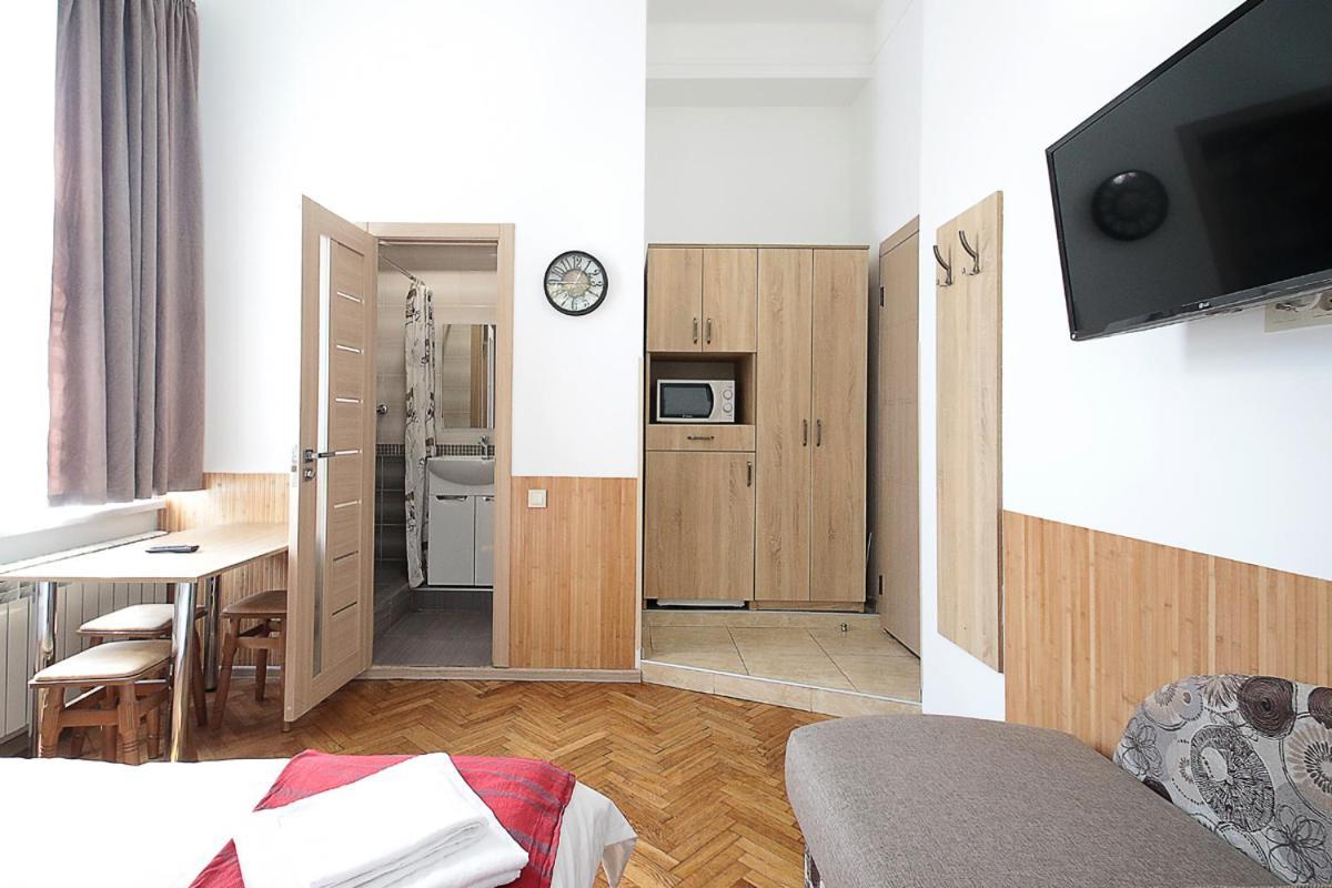 לבוב Buk Apartments On Doroshenka 29 מראה חיצוני תמונה
