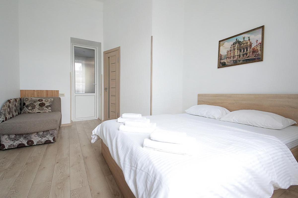לבוב Buk Apartments On Doroshenka 29 מראה חיצוני תמונה