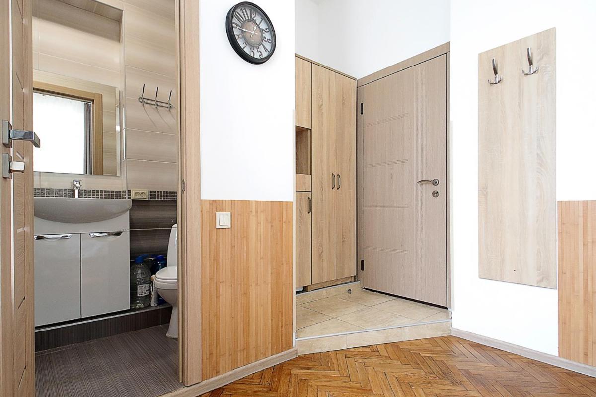 לבוב Buk Apartments On Doroshenka 29 מראה חיצוני תמונה