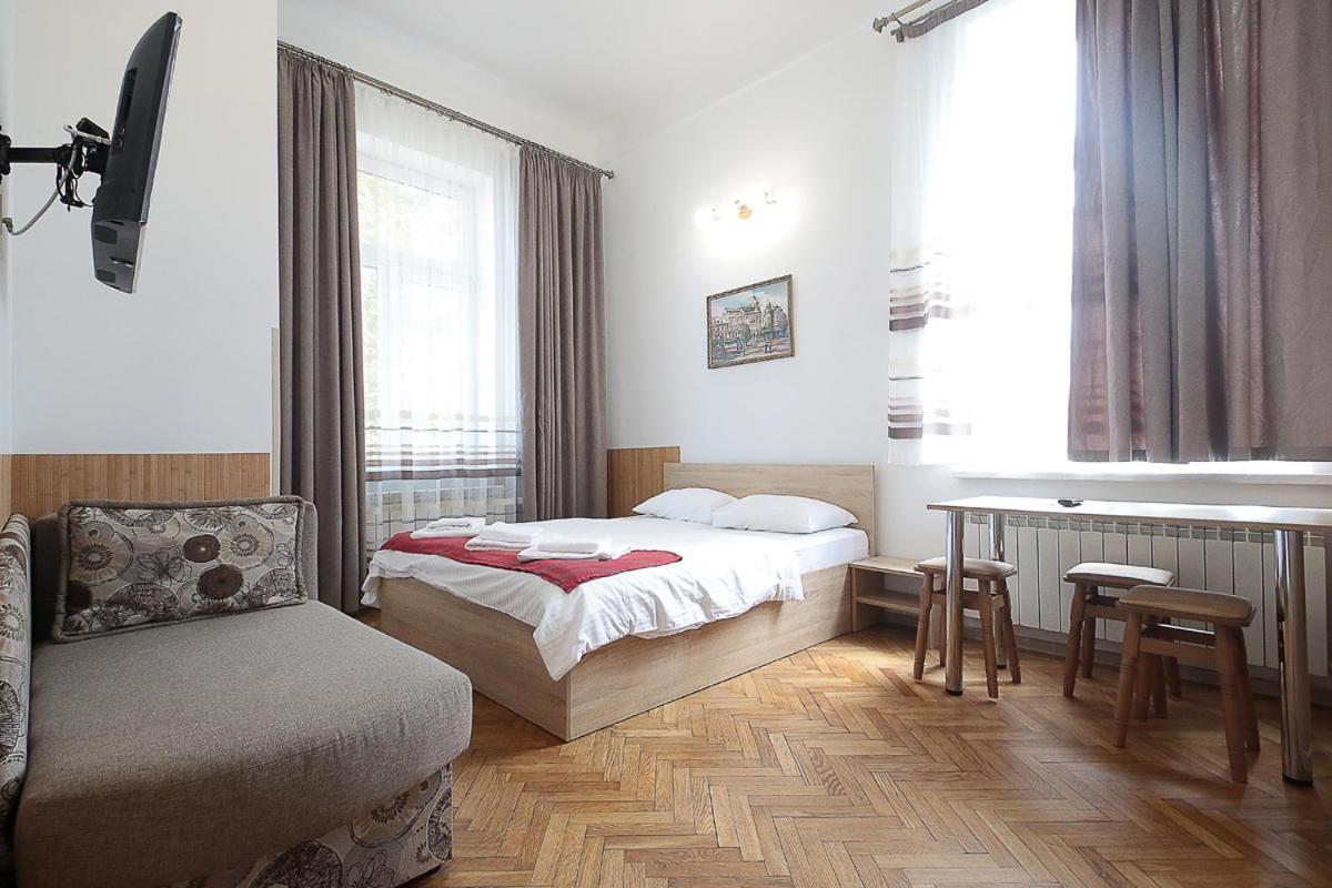 לבוב Buk Apartments On Doroshenka 29 מראה חיצוני תמונה