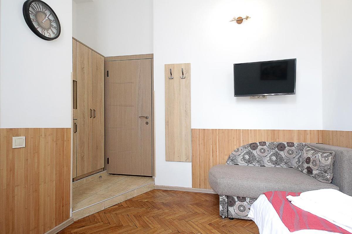 לבוב Buk Apartments On Doroshenka 29 מראה חיצוני תמונה