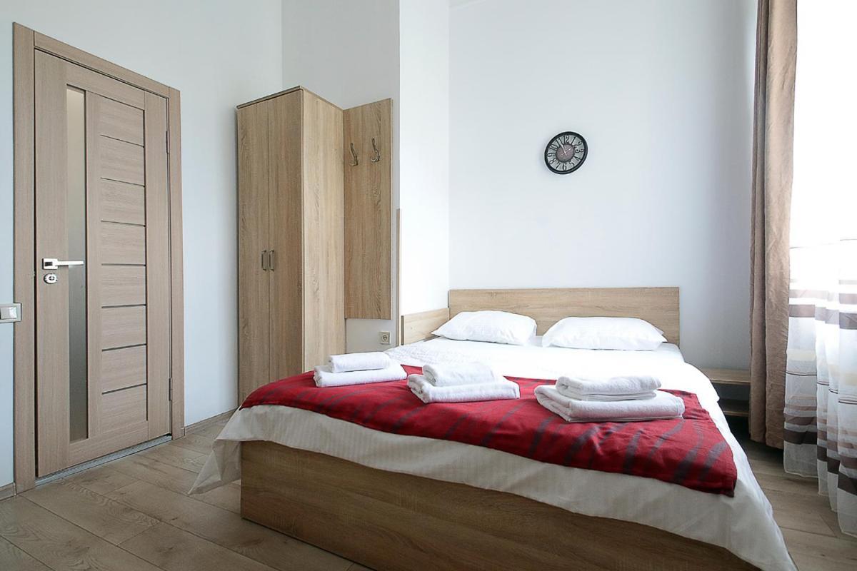 לבוב Buk Apartments On Doroshenka 29 מראה חיצוני תמונה